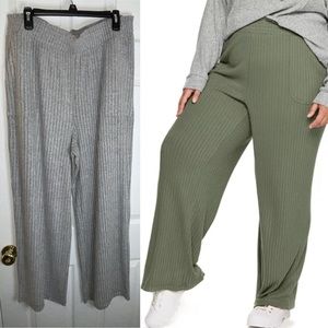 NWT Sonoma Hacci Flare Pants